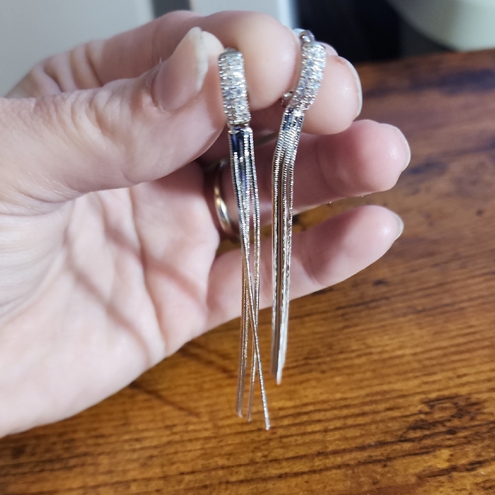 Minimalist Luxary Metal Earrings Sparkling Silver Tassel Desingns Mondern Chic